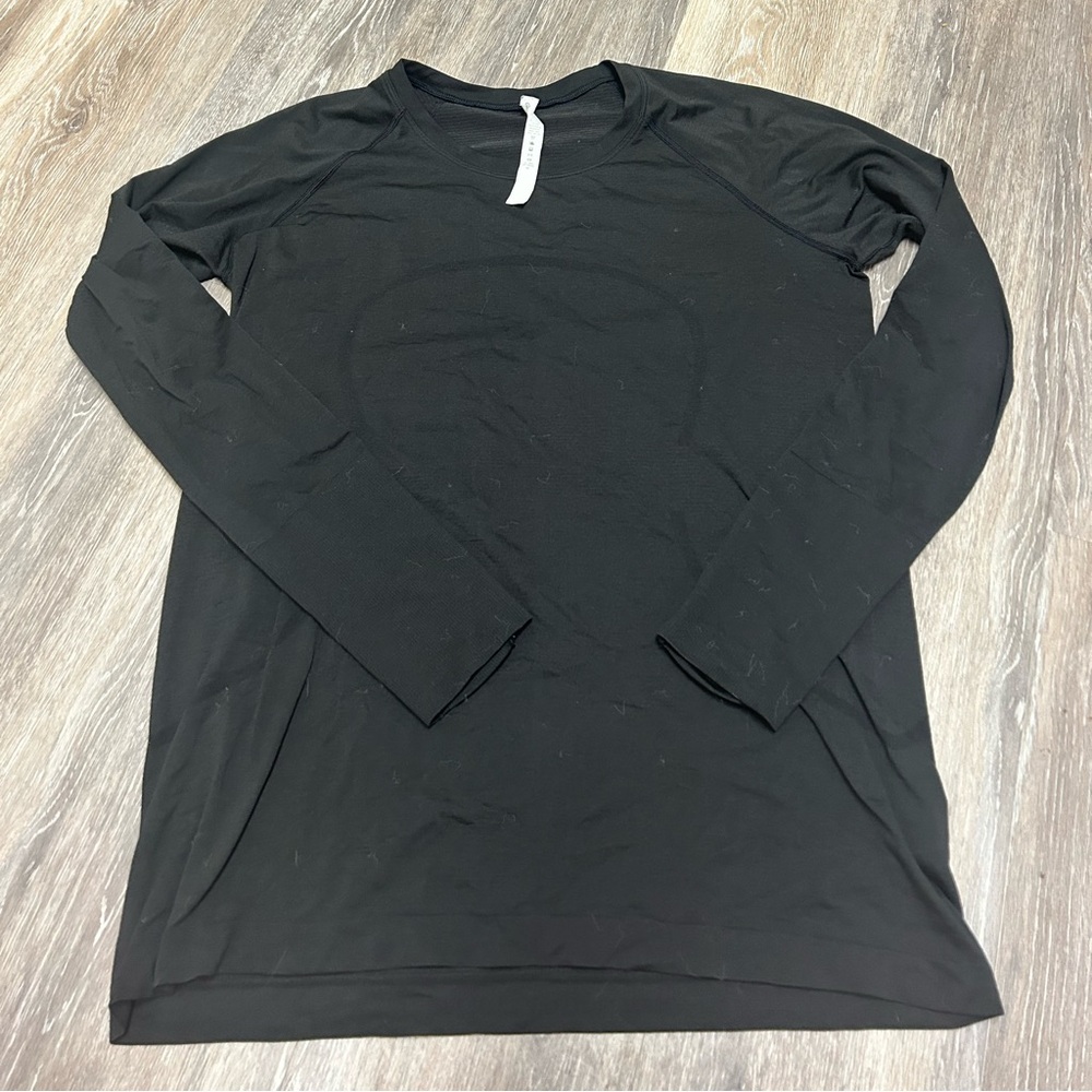 Black lululemon Swiftly tech